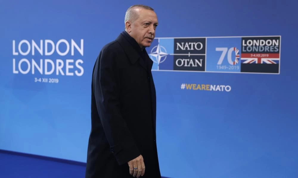 "Καρότο-μαστίγιο" από τον Ερντογάν - Τα σενάρια για συνάντηση με Μητσοτάκη